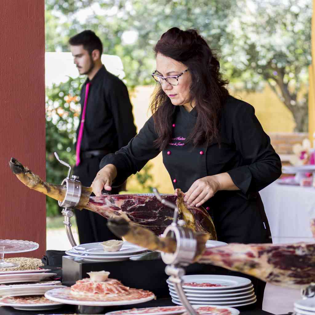 Cortadores de jamón en un evento Bellota Club